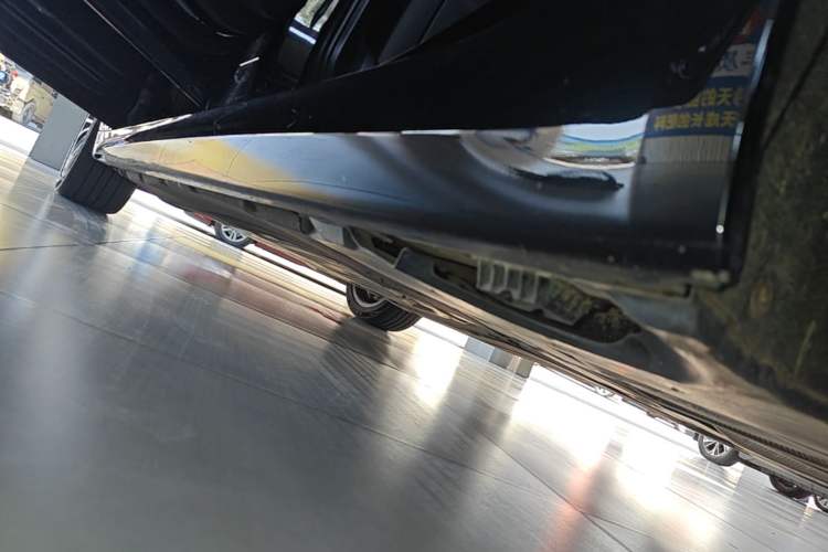 Used BMW 5 Series 2022 Restyled 530Li Leading Edition M Sport Package Left Side Sill