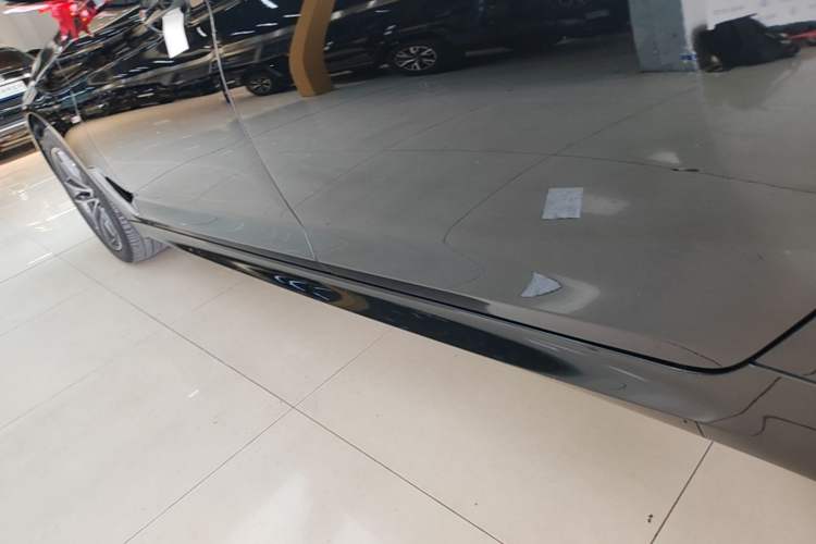 Used BMW 5 Series 2022 Restyled 525Li M Sport Package Left Side Sill