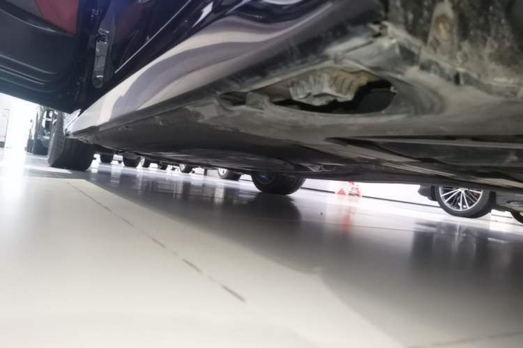 Used BMW 5 Series 2022 Restyled 530Li Leading Edition M Sport Package Left Side Sill