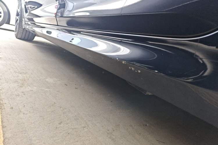 Used BMW 5 Series 2022 Second Facelift 530Li Leading Edition M Sport Package Left Side Sill