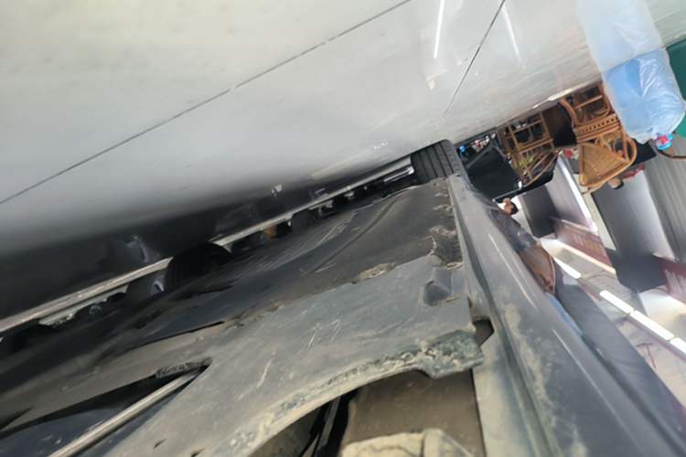 Used BMW 5 Series 2022 Second Facelift 530Li Leading Edition M Sport Package Left Side Sill