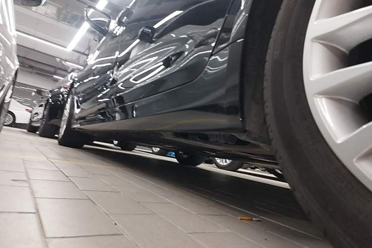 Used BMW 5 Series 2022 Second Facelift 525Li Luxury Package Left Side Sill