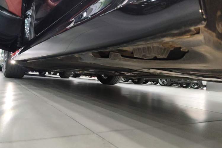 Used BMW 5 Series 2022 Second Facelift 525Li M Sport Package Left Side Sill