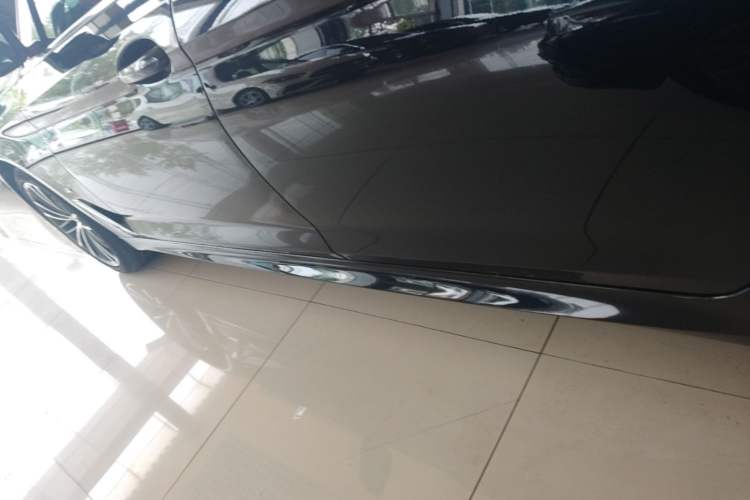 Used BMW 5 Series 2022 Second Facelift 530Li Leading Edition M Sport Package Left Side Sill