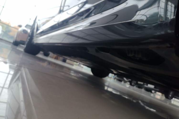 Used BMW 5 Series 2022 Restyled 525Li M Sport Package Left Side Sill