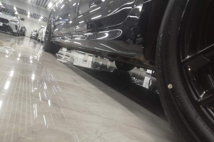 Used BMW 5 Series 2022 Restyled 525Li M Sport Package Left Side Sill