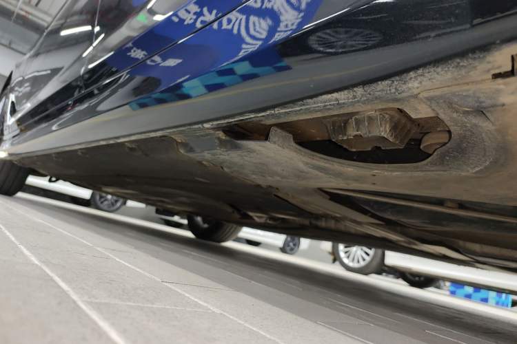 Used BMW 5 Series 2022 Second Facelift 525Li Luxury Package Left Side Sill