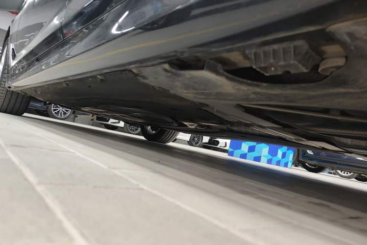 Used BMW 5 Series 2022 Second Facelift 525Li Luxury Package Left Side Sill