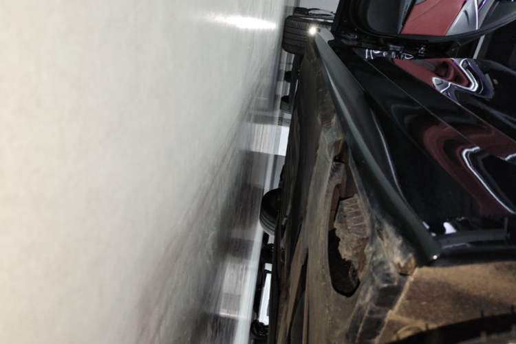 Used BMW 5 Series 2022 Second Facelift 525Li Luxury Package Left Side Sill