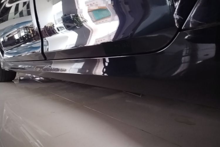 Used BMW 5 Series 2022 Second Facelift 525Li Luxury Package Left Side Sill