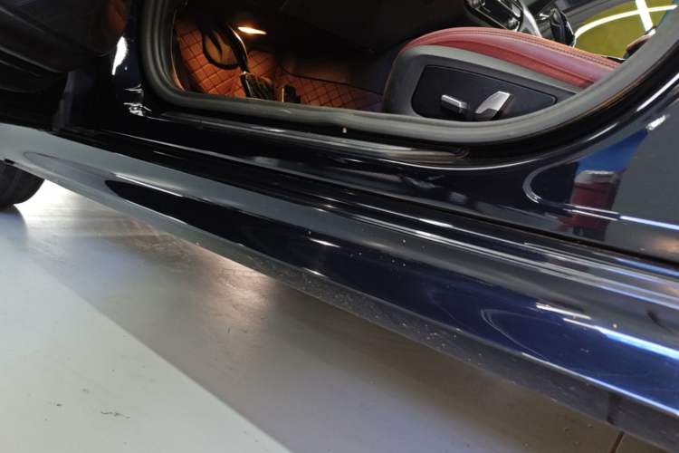 Used BMW 5 Series 2022 Second Facelift 530Li Leading Edition M Sport Package Left Side Sill