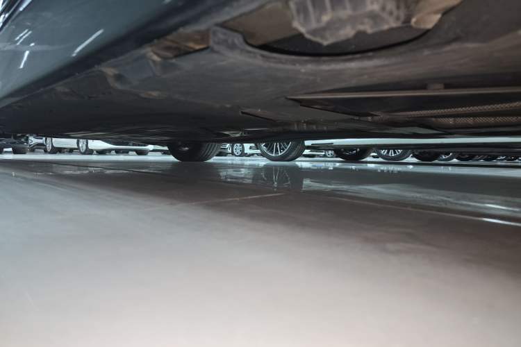 Used BMW 5 Series 2022 Second Facelift 525Li M Sport Package Left Side Sill