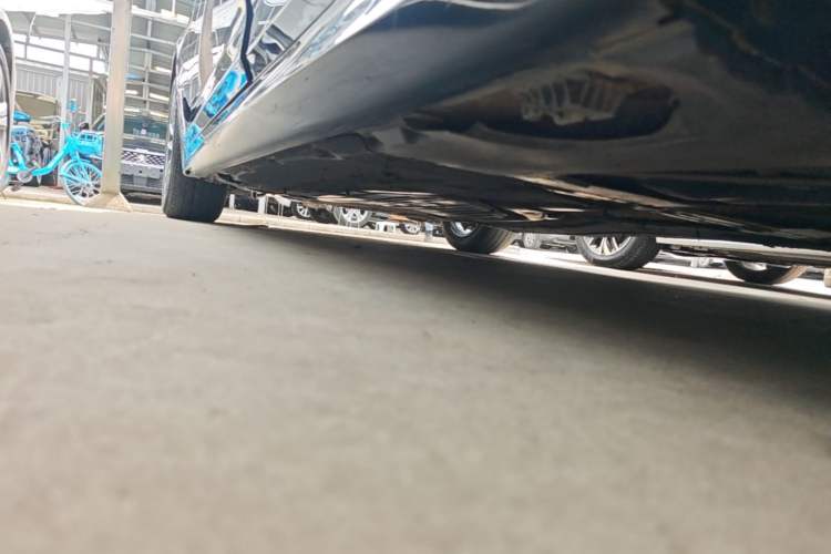 Used BMW 5 Series 2022 Second Facelift 525Li M Sport Package Left Side Sill