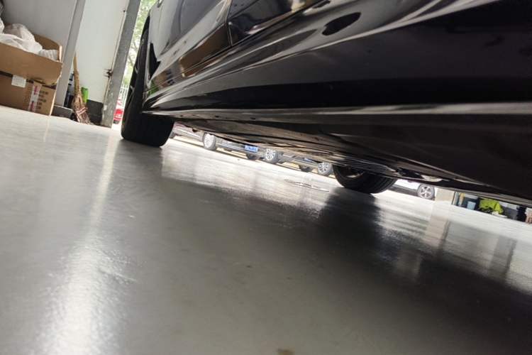 Used BMW 5 Series 2022 Restyled 540i Luxury Edition M Sport Package Left Side Sill