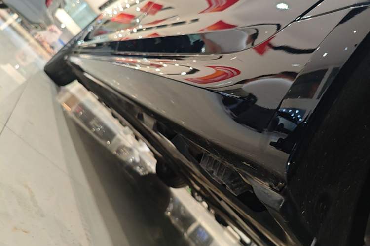 Used BMW 5 Series 2022 Second Facelift 530Li xDrive M Sport Package Left Side Sill