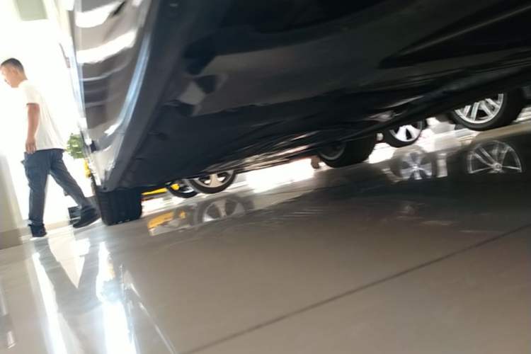Used BMW 5 Series 2022 Restyled 530Li Leading Edition M Sport Package Left Side Sill