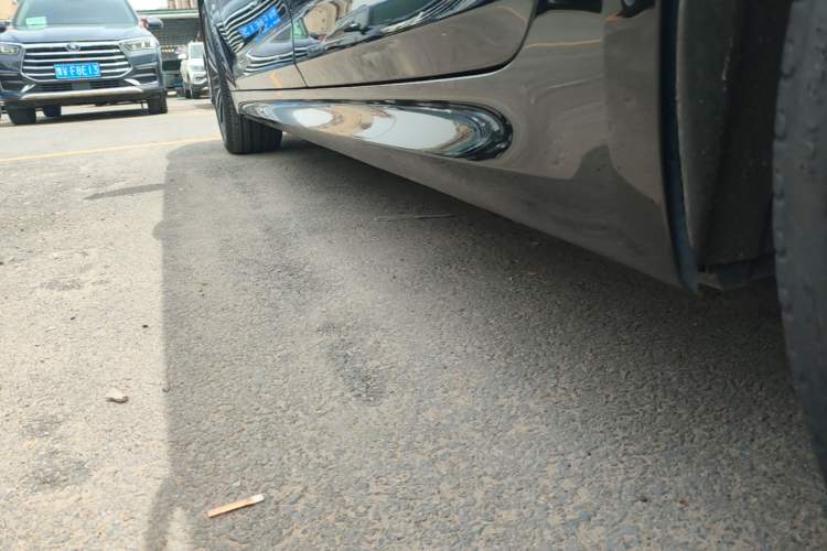 Used BMW 5 Series 2022 Second Facelift 530Li Leading Edition M Sport Package Left Side Sill