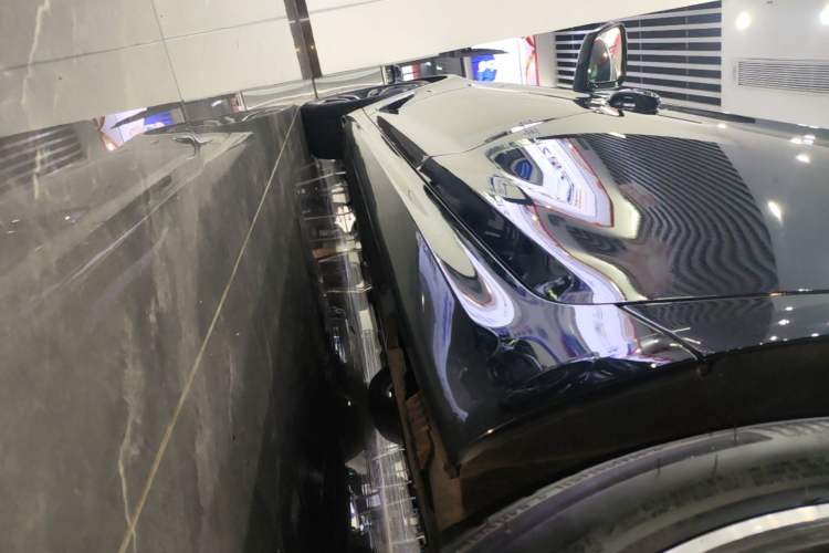 Used BMW 5 Series 2022 525Li M Sport Package Left Side Sill