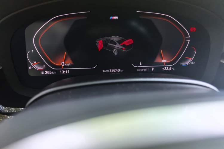 Used BMW 5 Series 2022 Second Facelift 525Li M Sport Package Odometer Close Up