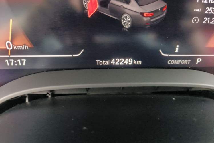 Used BMW 5 Series 2022 Second Facelift 525Li M Sport Package Odometer Close Up