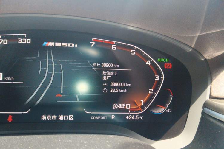 Used BMW 5 Series 2022 Second Facelift 525Li M Sport Package Odometer Close Up