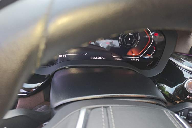 Used BMW 5 Series 2022 Restyled 525Li Luxury Package Odometer Close Up
