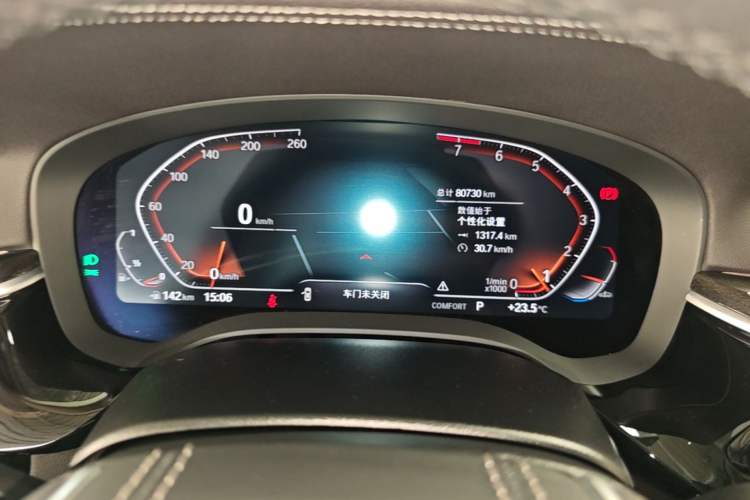 Used BMW 5 Series 2022 Second Facelift 525Li Luxury Package Odometer Close Up