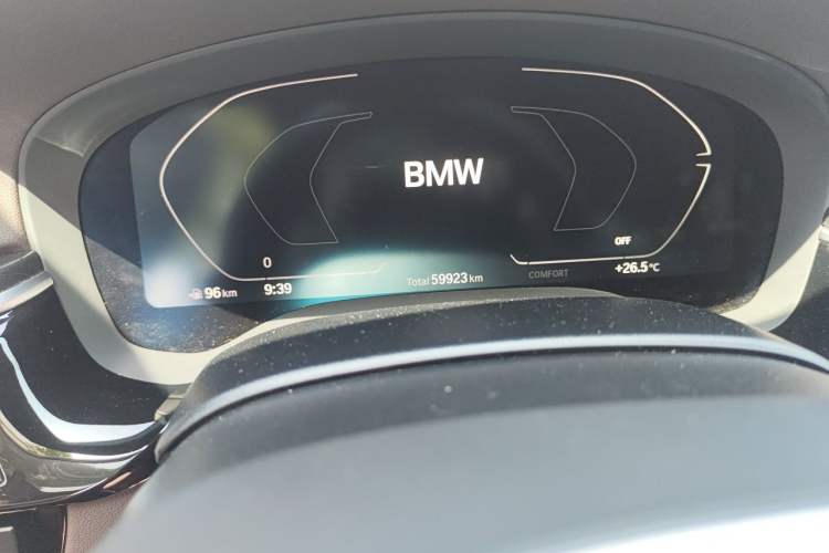 Used BMW 5 Series 2022 Second Facelift 525Li M Sport Package Odometer Close Up
