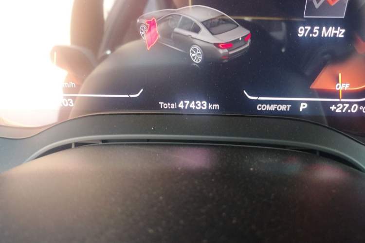 Used BMW 5 Series 2022 Second Facelift 530Li xDrive M Sport Package Odometer Close Up