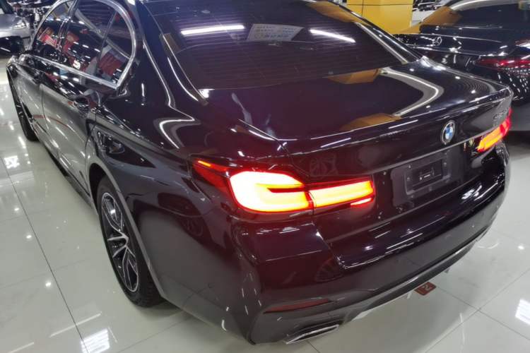 Used BMW 5 Series 2022 Second Facelift 525Li M Sport Package Rear Left 45 Deg