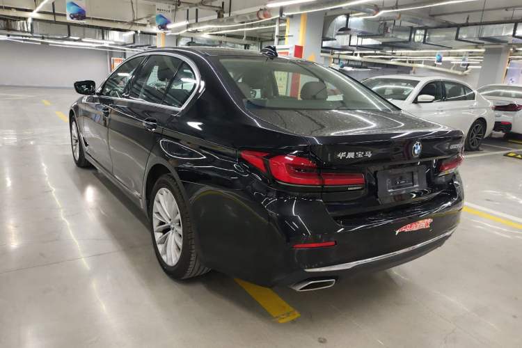 Used BMW 5 Series 2022 Second Facelift 525Li Luxury Package Rear Left 45 Deg