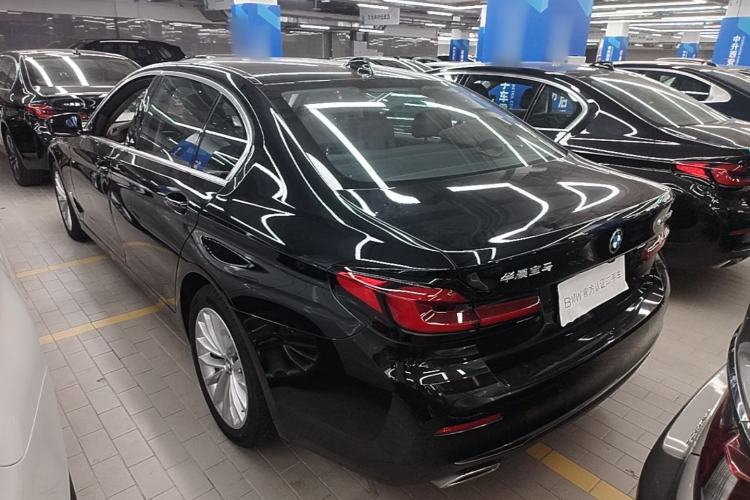 Used BMW 5 Series 2022 Second Facelift 525Li Luxury Package Rear Left 45 Deg