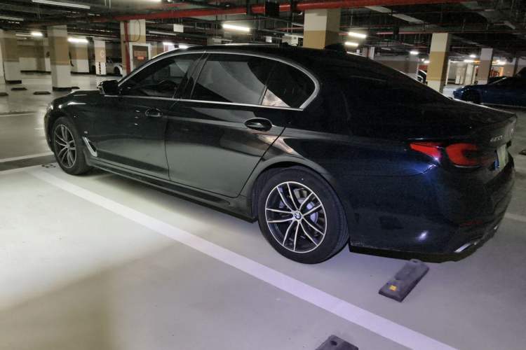 Used BMW 5 Series 2022 Restyled 525Li Luxury Package Rear Left 45 Deg