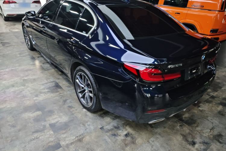 Used BMW 5 Series 2022 Second Facelift 525Li M Sport Package Rear Left 45 Deg