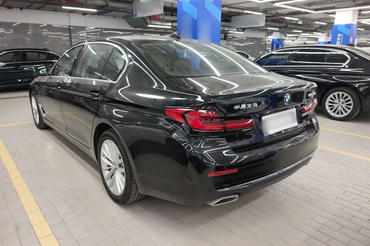 Used BMW 5 Series 2022 Second Facelift 525Li Luxury Package Rear Left 45 Deg