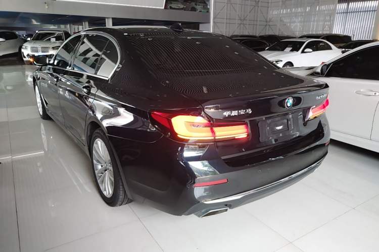 Used BMW 5 Series 2022 Second Facelift 525Li Luxury Package Rear Left 45 Deg