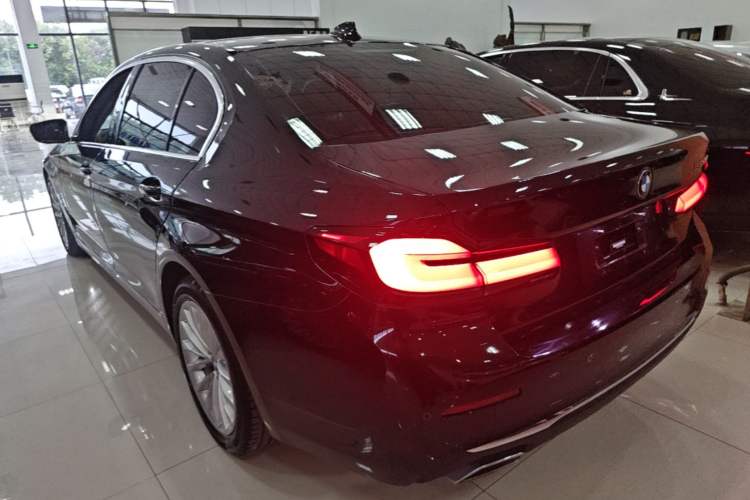 Used BMW 5 Series 2022 Second Facelift 525Li Luxury Package Rear Left 45 Deg