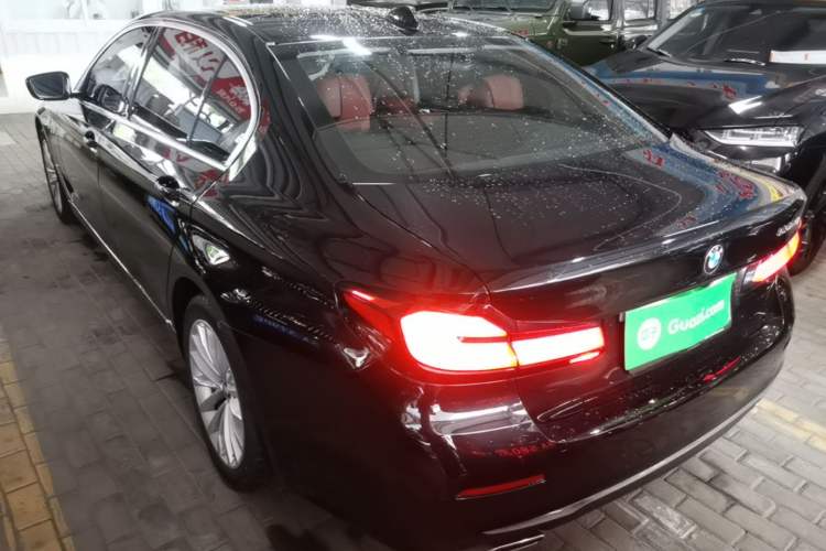 Used BMW 5 Series 2022 Restyled 525Li Luxury Package Rear Left 45 Deg