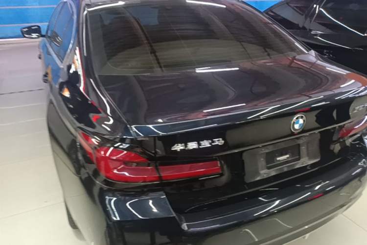 Used BMW 5 Series 2022 Second Facelift 525Li M Sport Package Rear Left 45 Deg