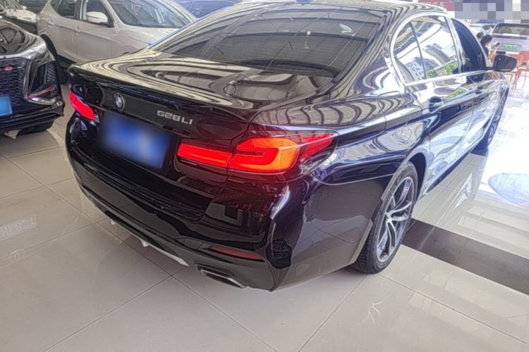 Used BMW 5 Series 2022 Second Facelift 525Li M Sport Package Rear Right 45 Deg