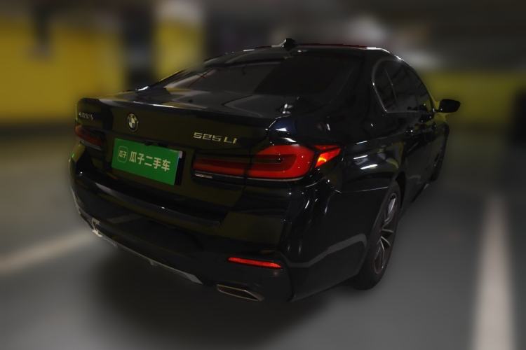 Used BMW 5 Series 2022 Second Facelift 525Li M Sport Package Rear Right 45 Deg