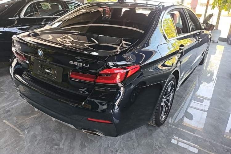 Used BMW 5 Series 2022 Second Facelift 525Li M Sport Package Rear Right 45 Deg