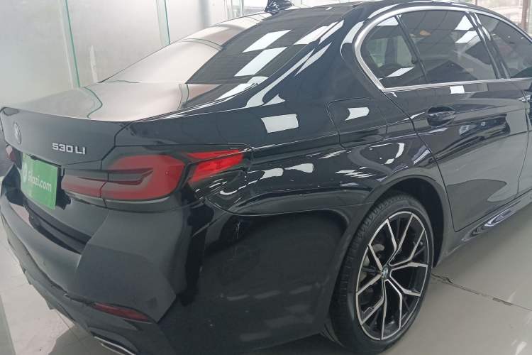 Used BMW 5 Series 2022 Revised Version 3 530Li Luxury Edition M Sport Package Rear Right 45 Deg
