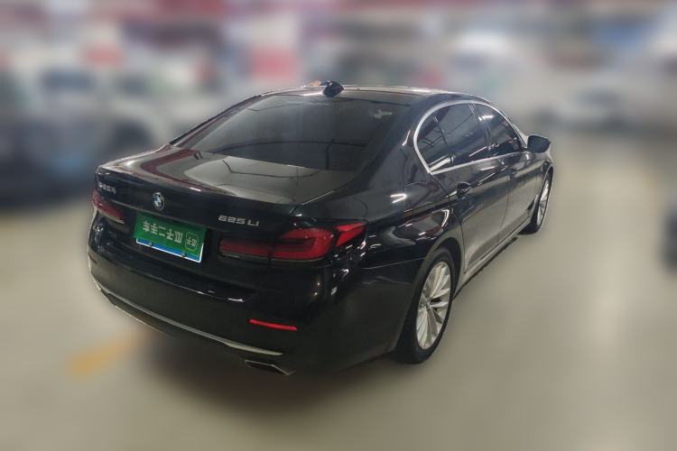 Used BMW 5 Series 2022 Restyled 525Li Luxury Package Rear Right 45 Deg