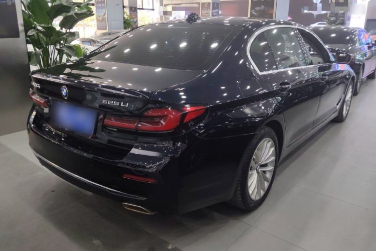 Used BMW 5 Series 2022 Restyled 525Li Luxury Package Rear Right 45 Deg