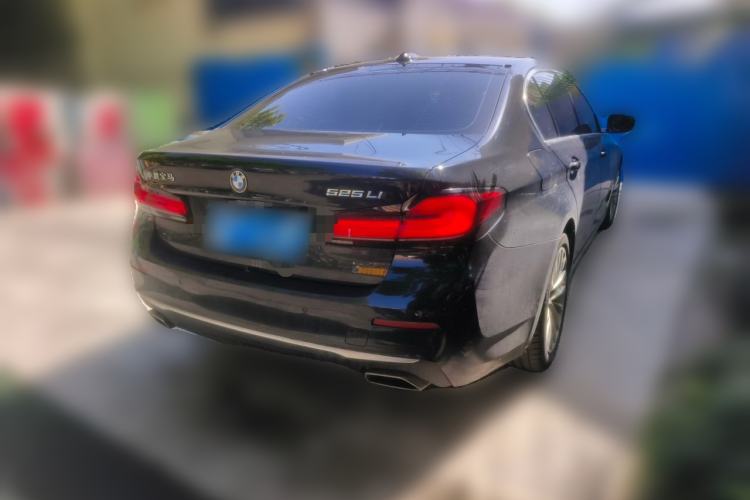 Used BMW 5 Series 2022 Restyled 525Li Luxury Package Rear Right 45 Deg
