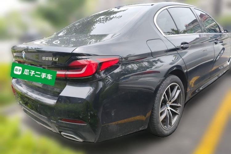 Used BMW 5 Series 2022 525Li M Sport Package Rear Right 45 Deg