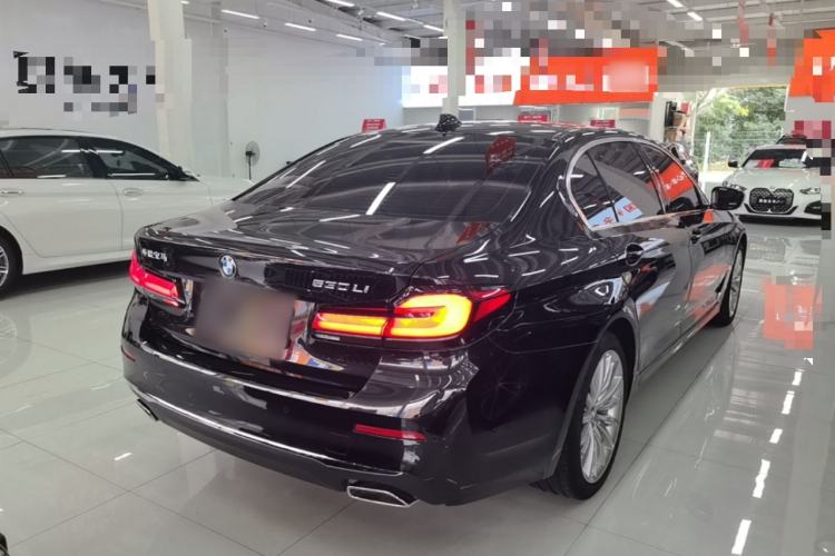 Used BMW 5 Series 2022 Second Facelift 530Li Luxury Edition Premium Package Rear Right 45 Deg