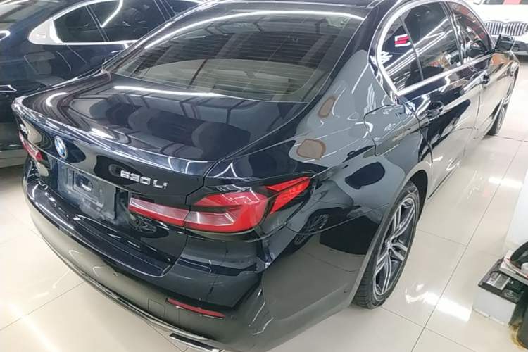 Used BMW 5 Series 2022 Updated 530Li Leading Edition Luxury Package Rear Right 45 Deg