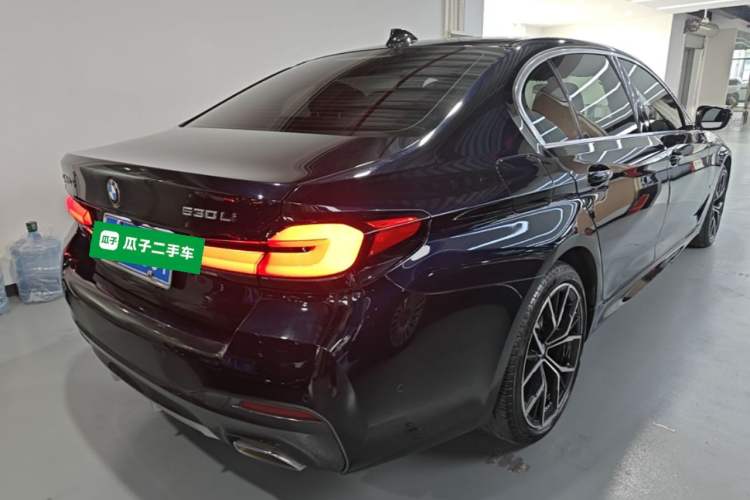 Used BMW 5 Series 2022 Second Facelift 530Li Luxury Version M Sport Package Rear Right 45 Deg